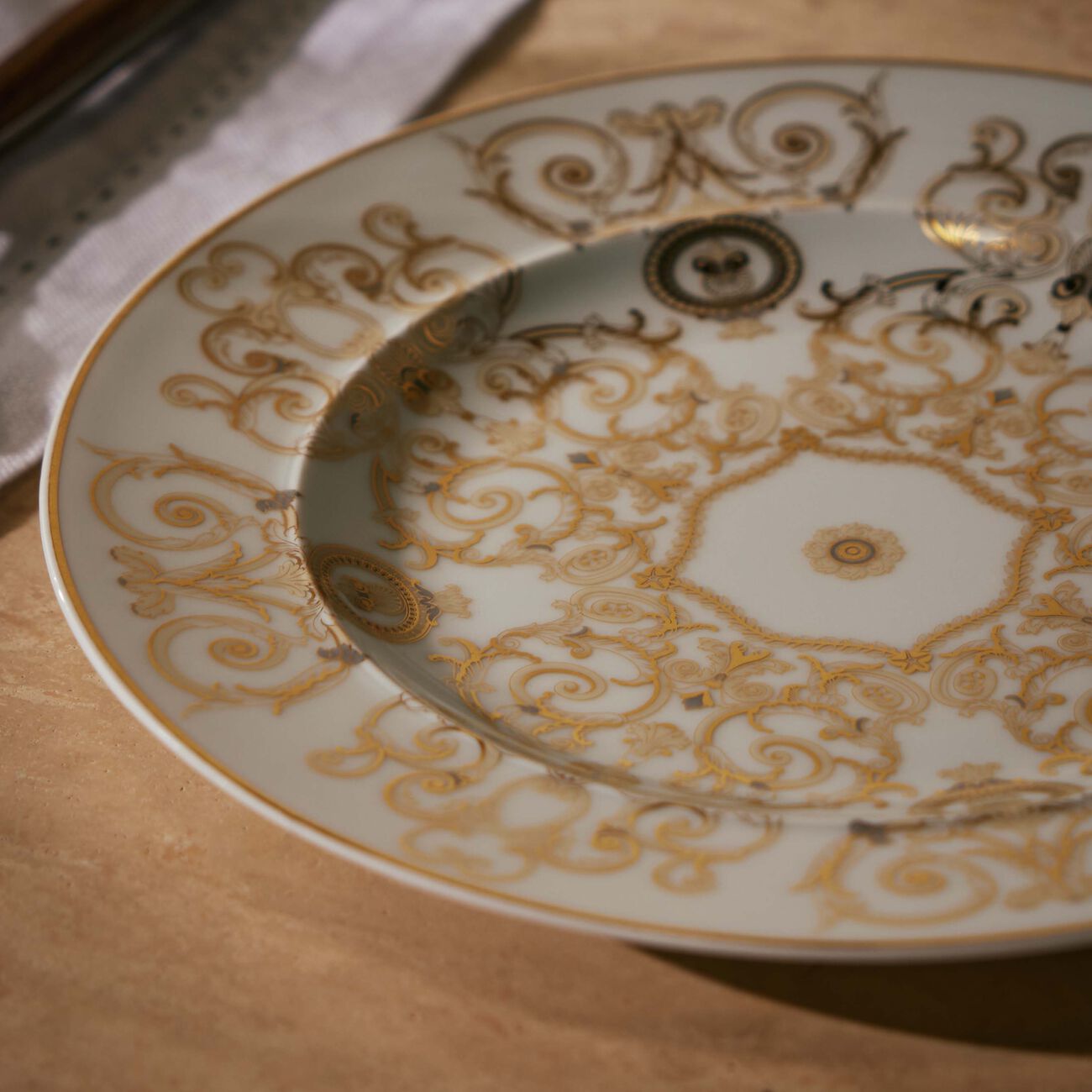 versace medusa gala dinner plate round white 18cm