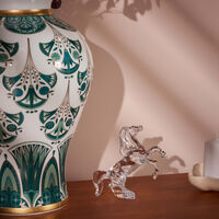 باكارا منحوتة حصان على قائمتين صغيرة شفافة