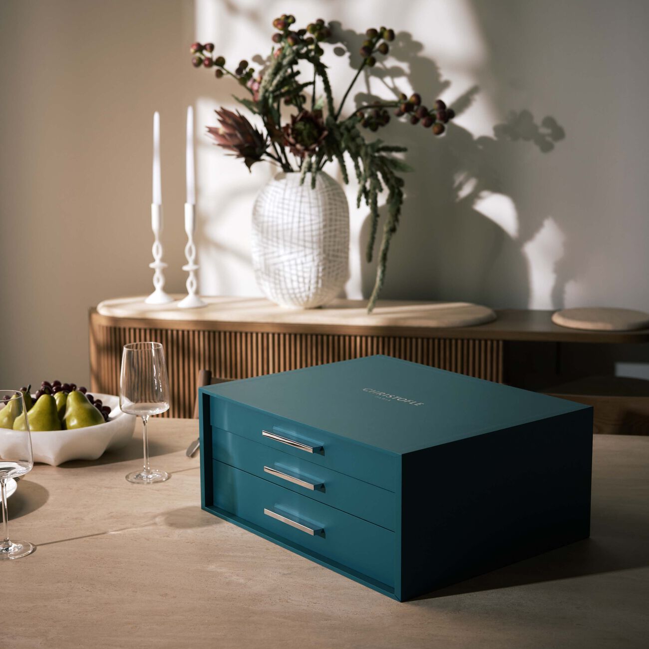 صندوق أمباسادور باللون الفضي كريستوفل صندوق أمباسادور باللون الفضي