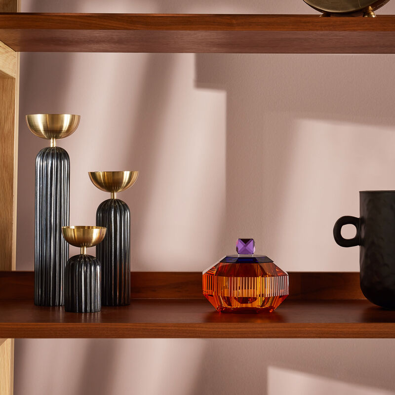 إيرا أودايبور طقم آديا ديا من حاملات الشموع باللون الأسود