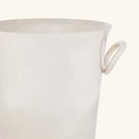 كريستوفل دلو تبرايد المشروب فيرتيجو باللون الفضي