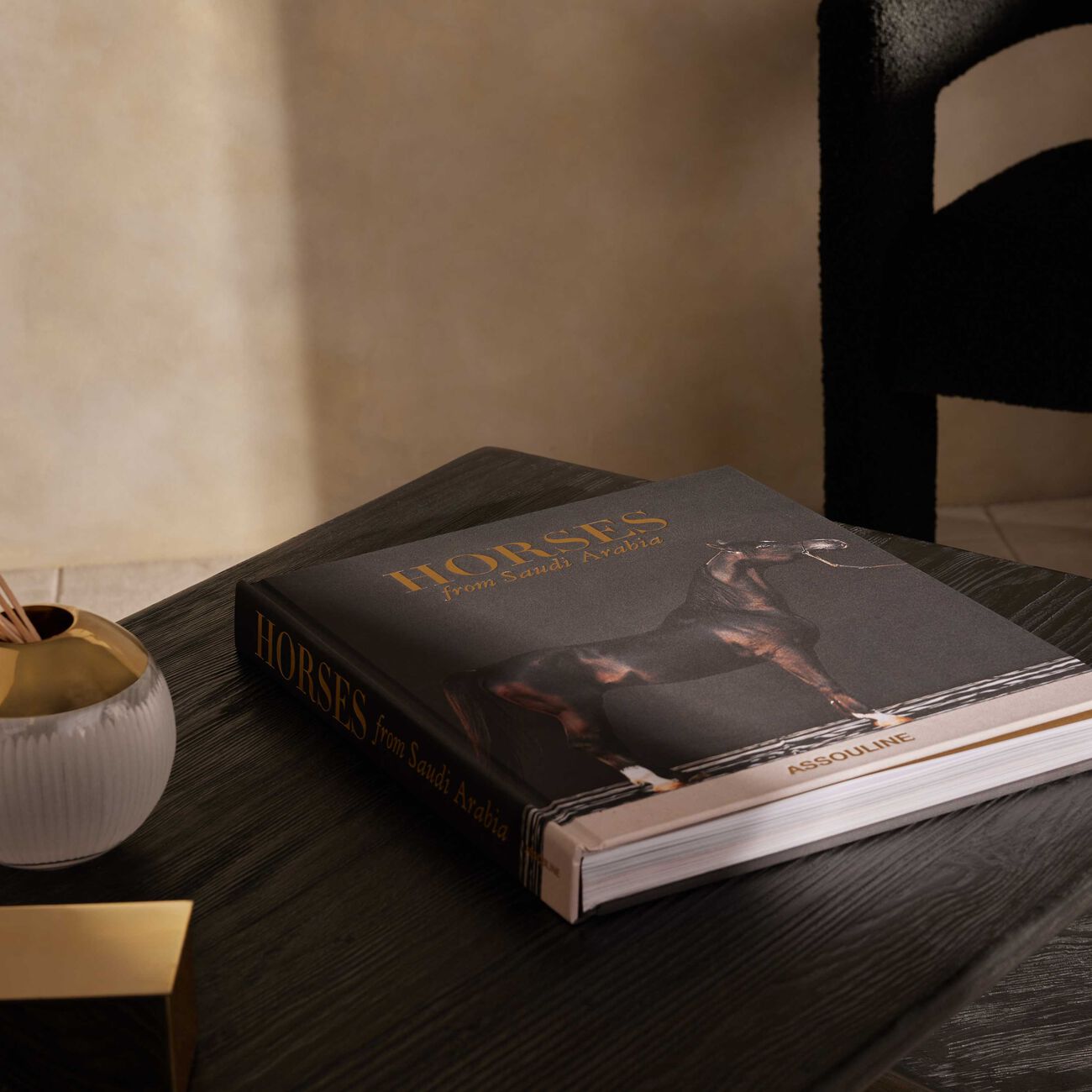 كتاب خيول المملكة العربية السعودية 48x39 سم آسولين كتاب خيول المملكة العربية السعودية 48x39 سم