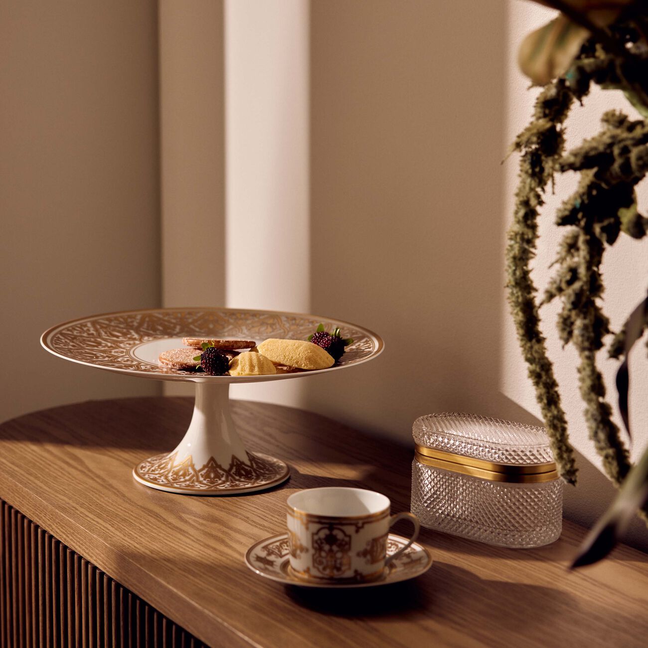 bernardaud venise cake stand gold