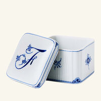 royal copenhagen alphabet collection f bonbonniere box white
