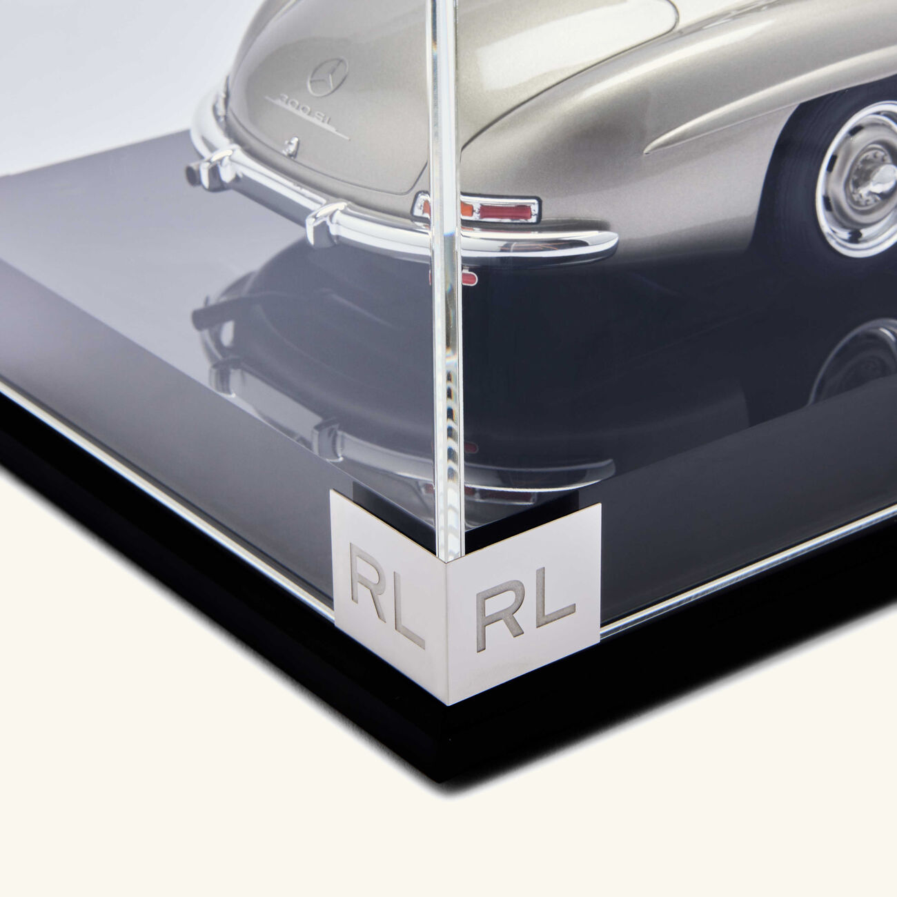 نموذج مصغر عن سيارة مرسيدس بنز 300 إس إل كوبيه مجنحة الأبواب متوسط من الستانلس ستيل رالف لورين هوم نموذج مصغر عن سيارة مرسيدس بنز 300 إس إل كوبيه مجنحة الأبواب متوسط من الستانلس ستيل