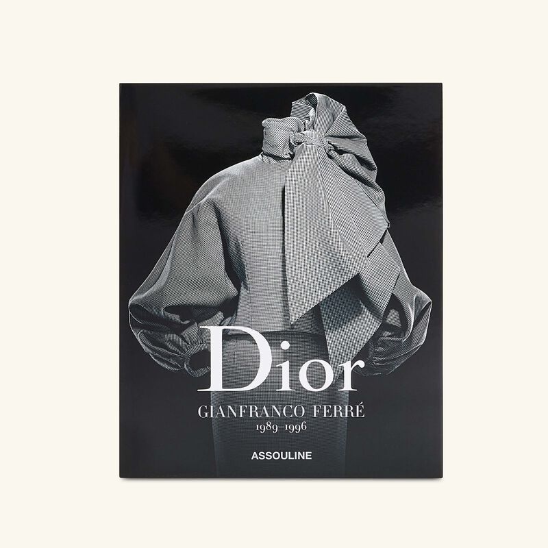 Sophisticated Console Decoration Set sophisticated console decoration set