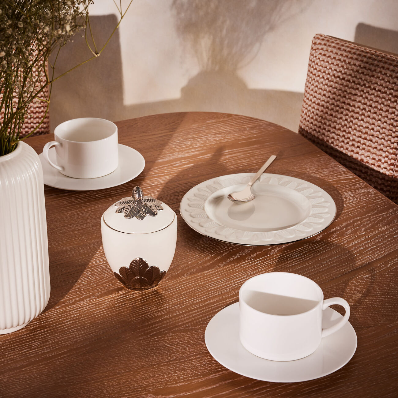 فيلاري طبق الحلويات بيكوك