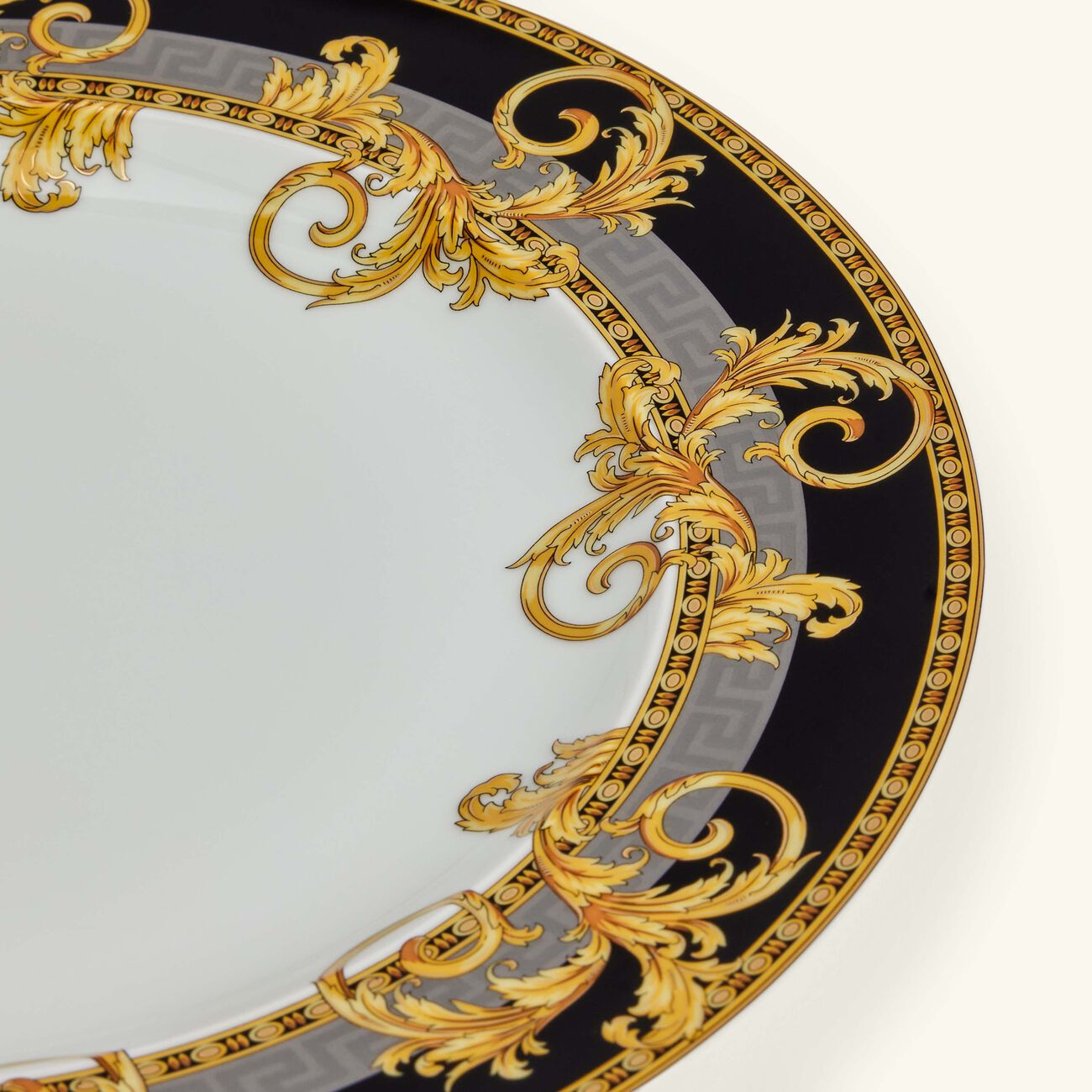 فيرساتشي طبق الطعام برستيج جالا دائري أسود 27 سم