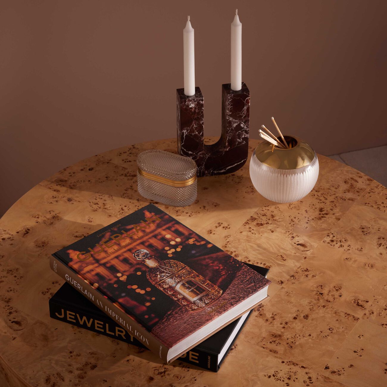 Guerlain An Imperial Icon Book 33x25cm assouline guerlain an imperial icon book 33x25cm