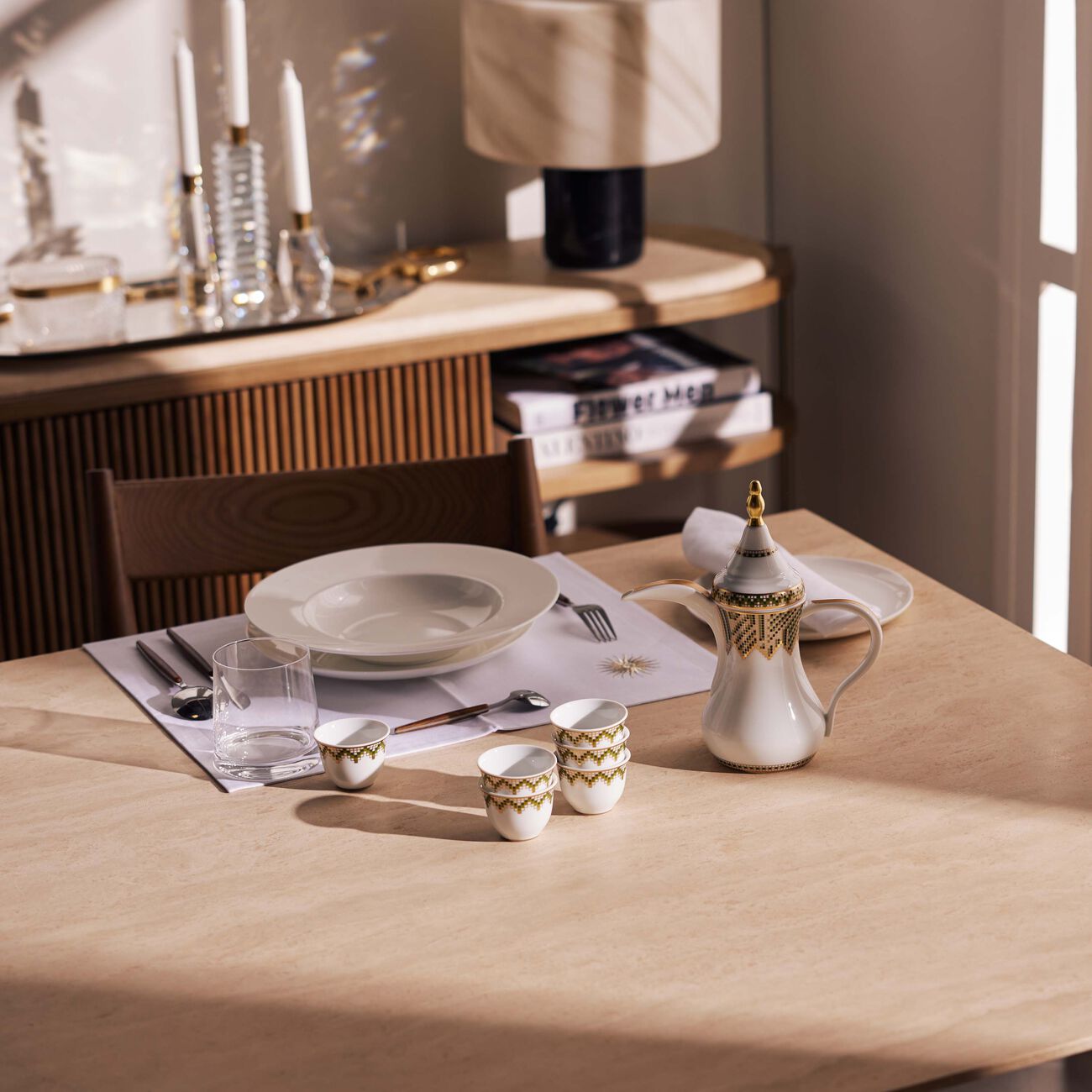 كاترين دينوال مفرش مائدة بنقشة شمس أبيض