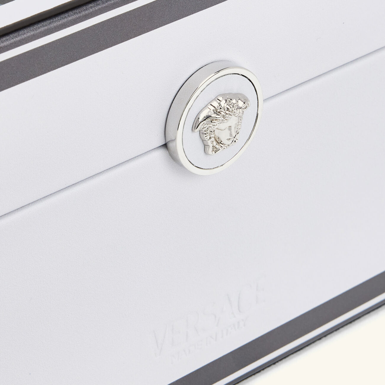 فيرساتشي برج باروكو الخشبي