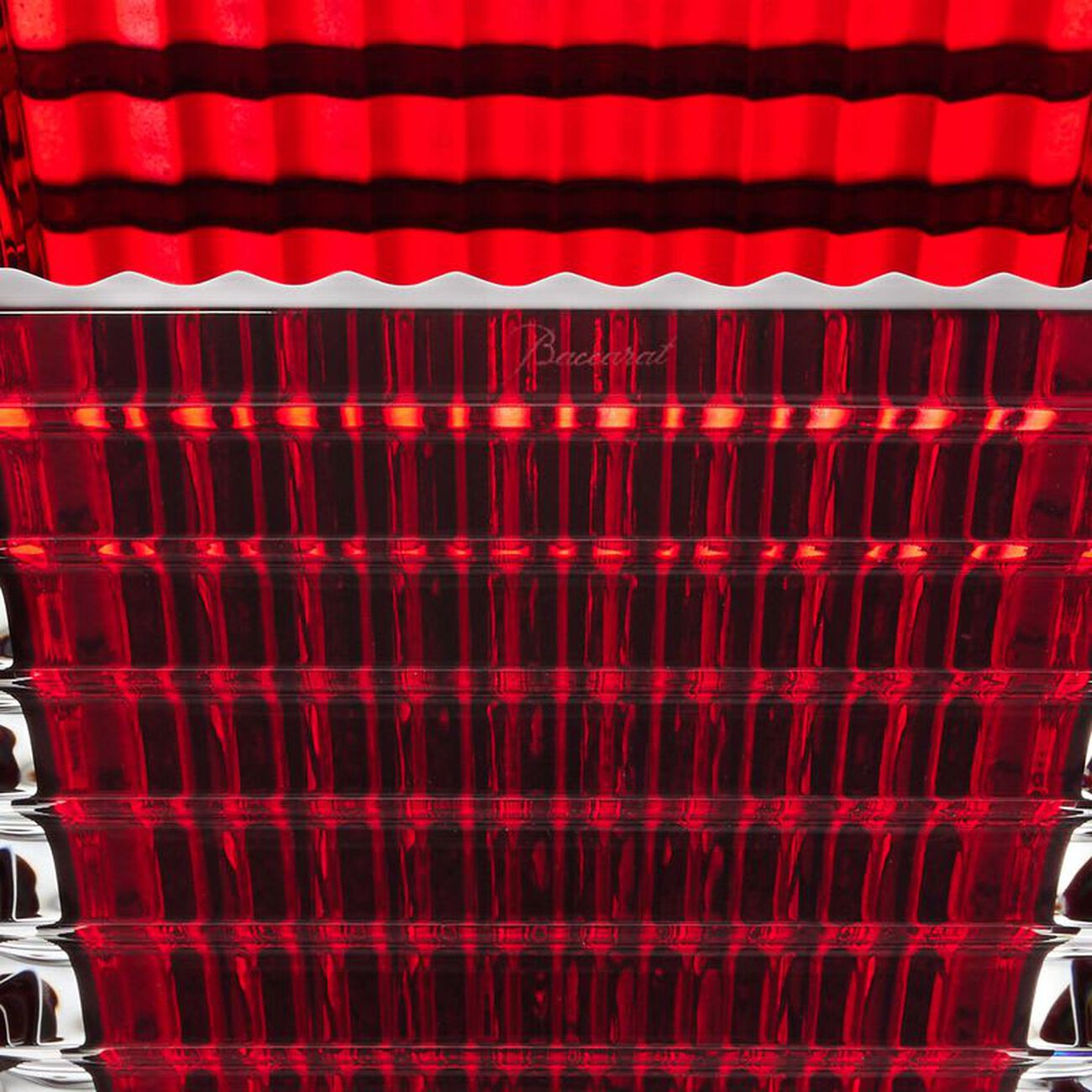 baccarat eye vase rectangular small red