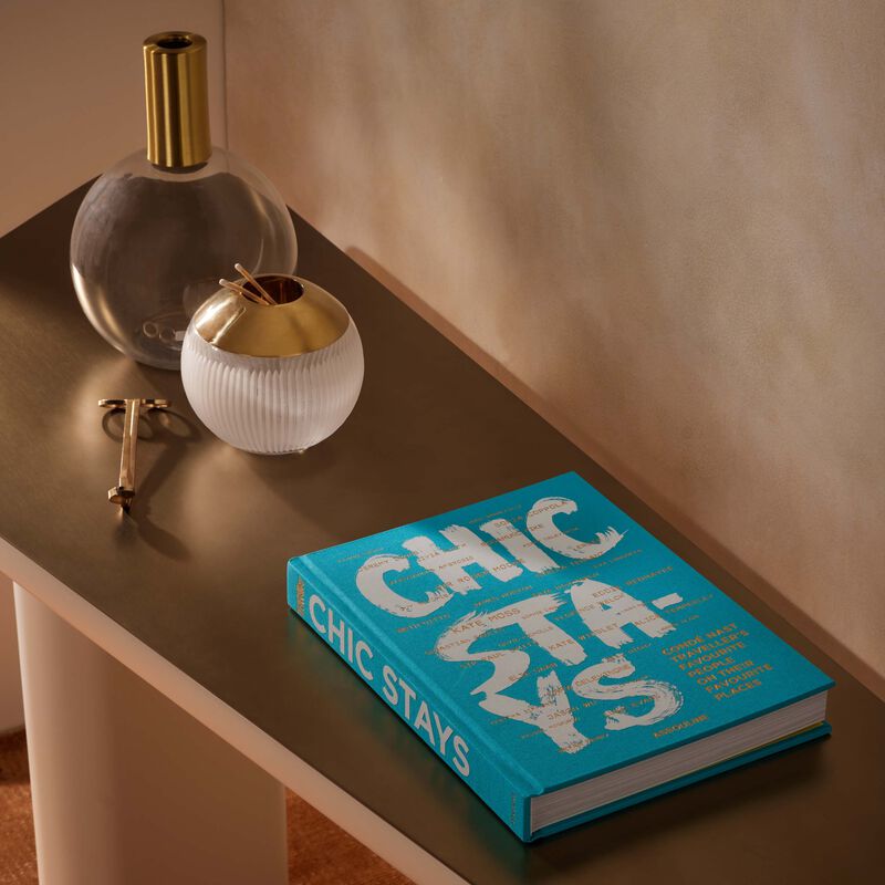 Chic Stays Conde Nast Traveller's Favorite People On Their Favorite Place Book 33x25cm assouline chic stays conde nast traveller s favorite people on their favorite place book 33x25cm