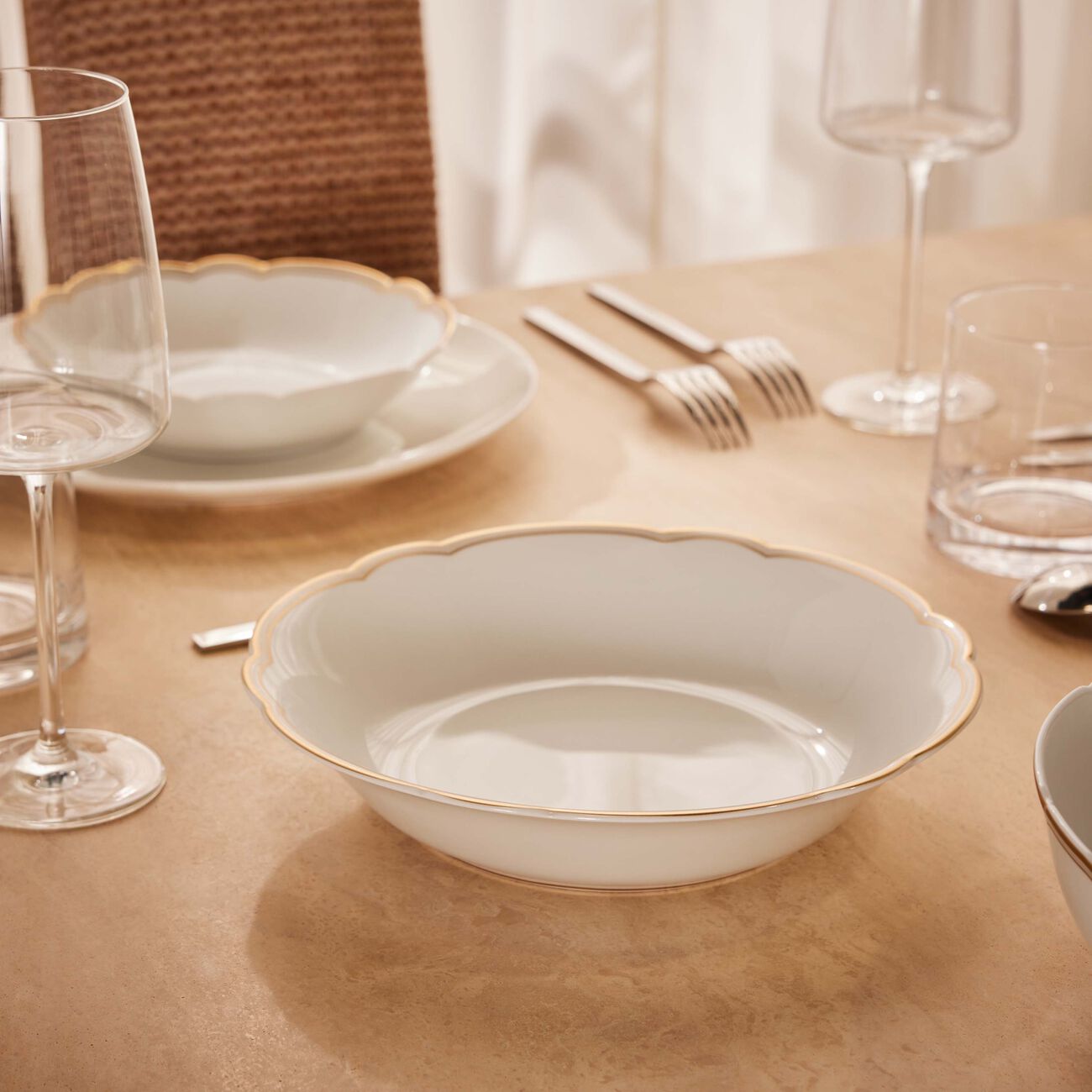 Pompadour Serving Bowl Gold 24cm bernardaud pompadour serving bowl gold 24cm