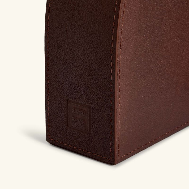 مسند كتب بني تكعيبي التصميم - لإسناد الكتب من اليسار آسولين مسند كتب بني تكعيبي التصميم لإسناد الكتب من اليسار