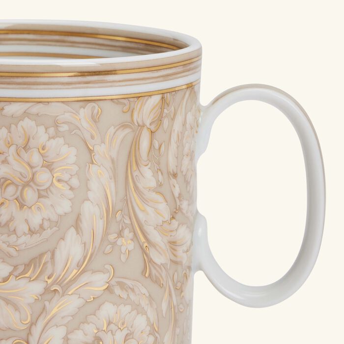 فيرساتشي مقشدة باروكو بلون البيج