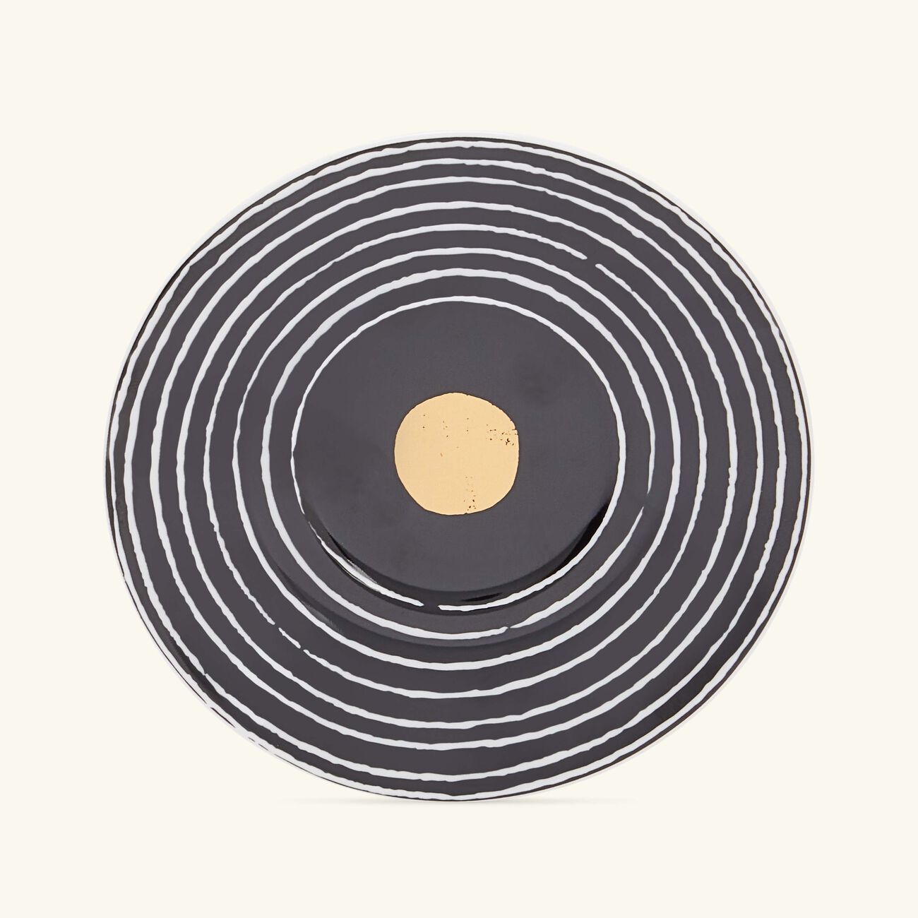 برناردو فنجان القهوة أبورو مع صحنه أسود