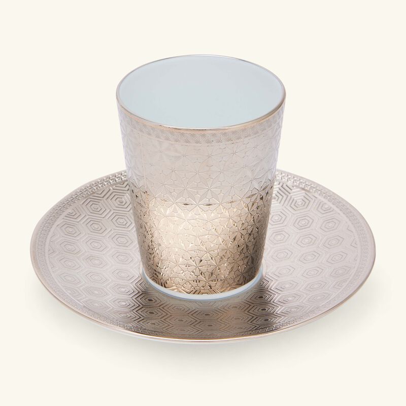 طقم ديفاين مؤلف من فنجانين للقهوة مع صحنيهما باللون الفضي برناردو طقم ديفاين مؤلف من فنجانين للقهوة مع صحنيهما باللون الفضي