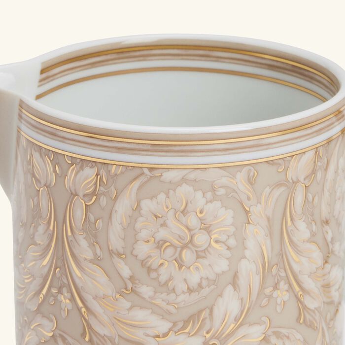 فيرساتشي مقشدة باروكو بلون البيج