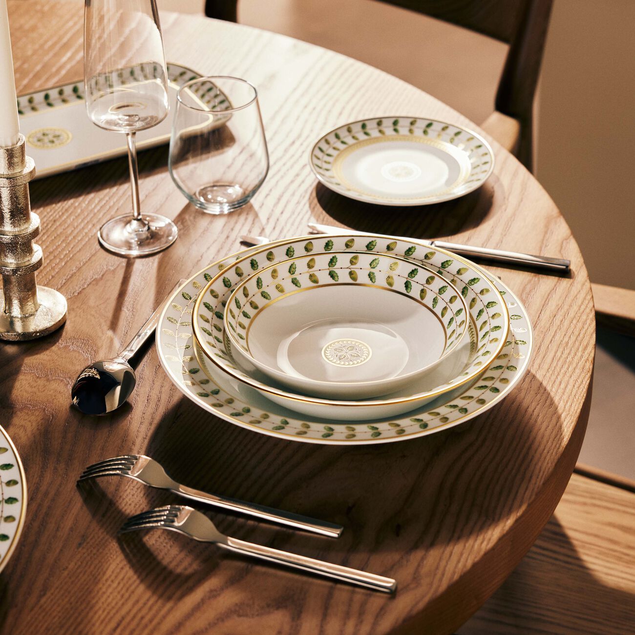 برناردو وعاء حساء كونستانس دائري أخضر 19 سم