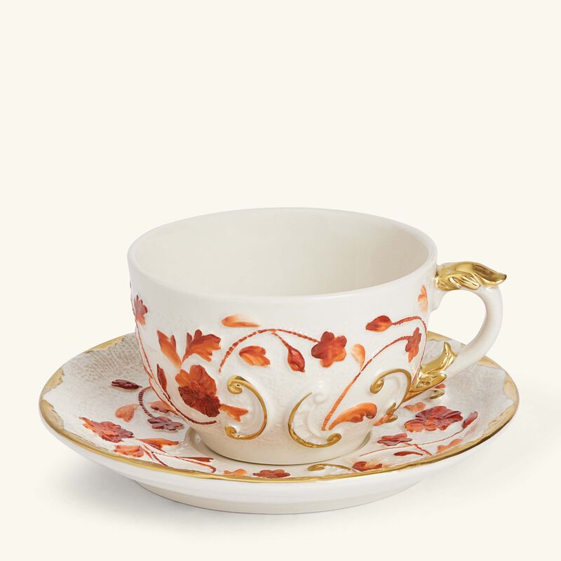 فيلاري فنجان شاي تاورمينا مع صحنه باللون الأحمر