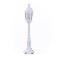 مصباح طاولة بلون أبيض, small
