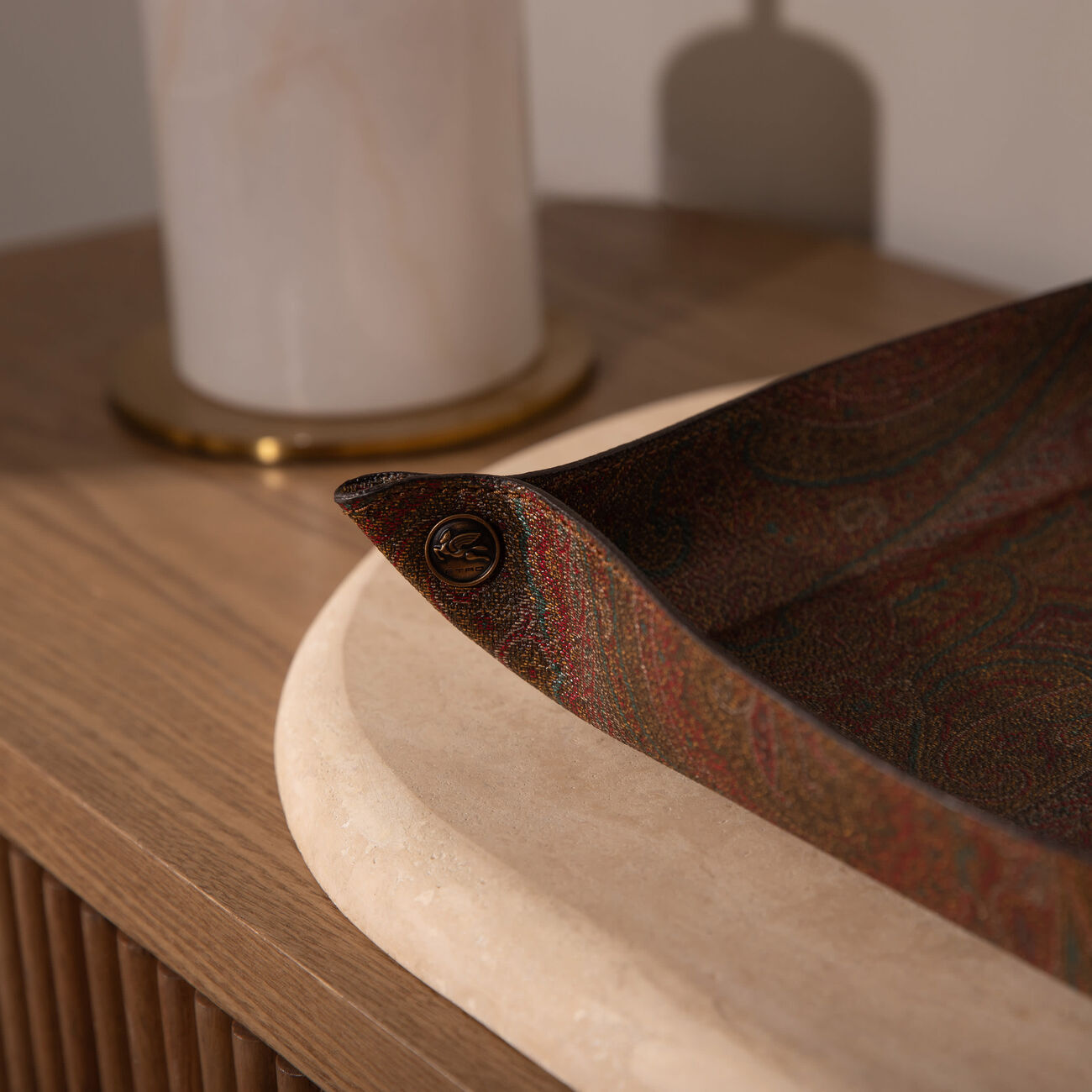 إيترو صينية أرنيكا للديكور مربعة باللون البني 25 سم