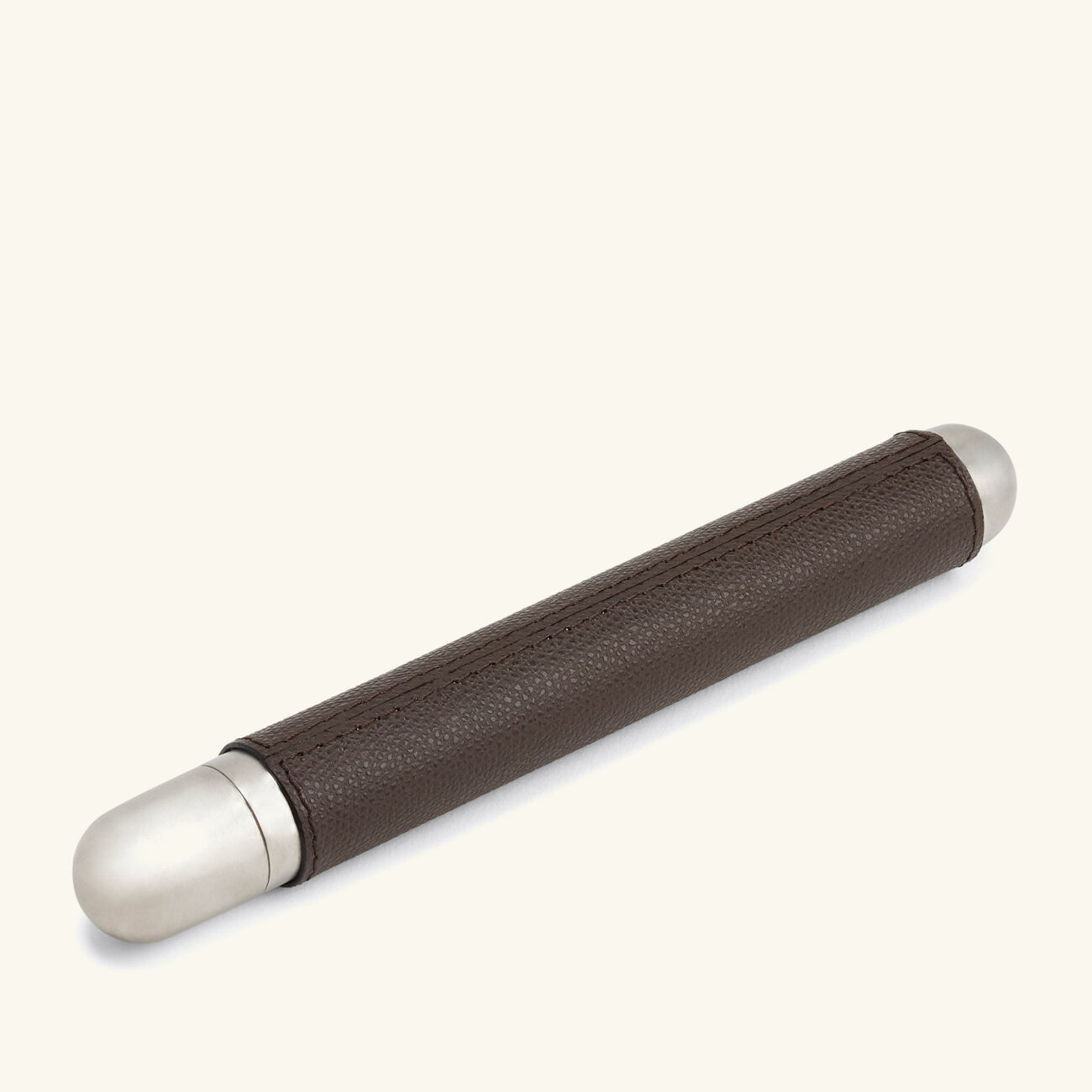 جيوبانيارا حامل سيجار بني داكن