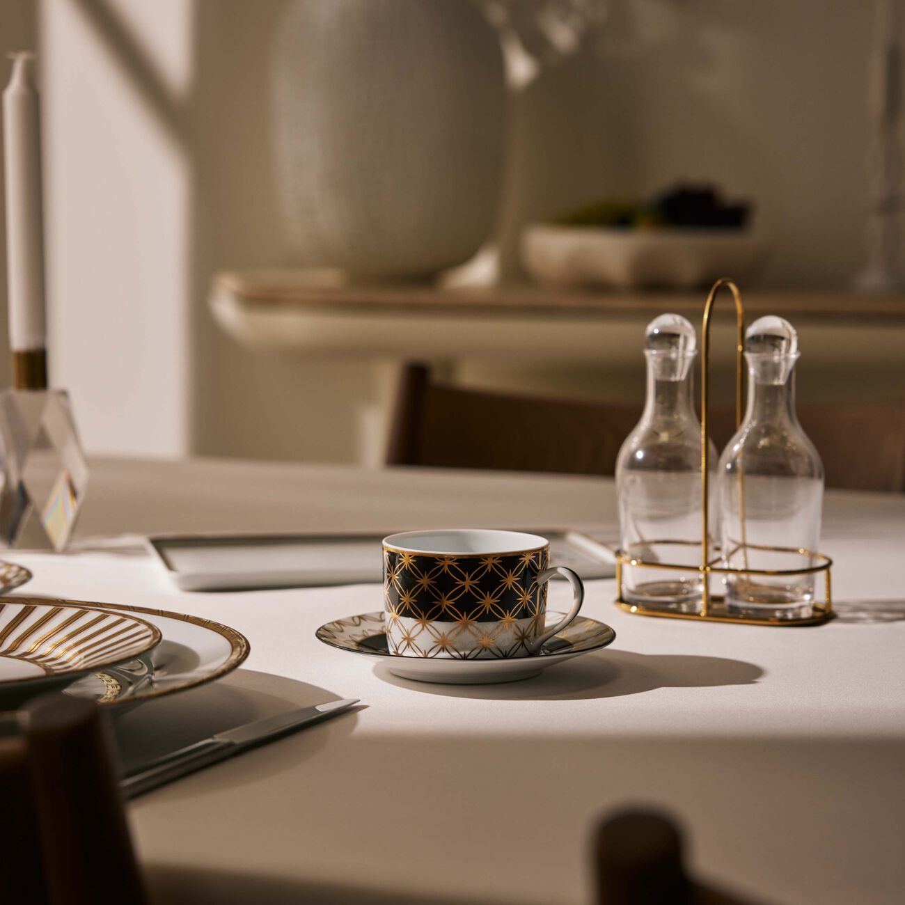 بينتو باريس فنجان الشاي كيوتو مع صحنه باللون الذهبي