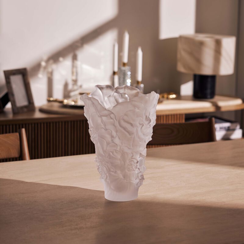 دوم مزهرية كاميليا كبيرة باللون الأبيض