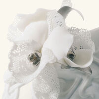 لادرو منحوتة ماي فير ليدي متوسطة بيضاء