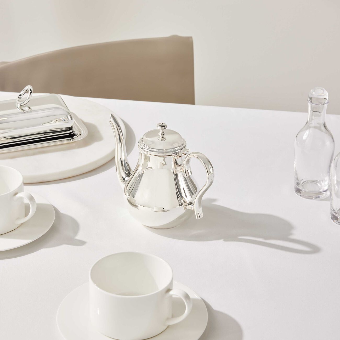 كريستوفل إبريق شاي آلبي مطلي بالفضة