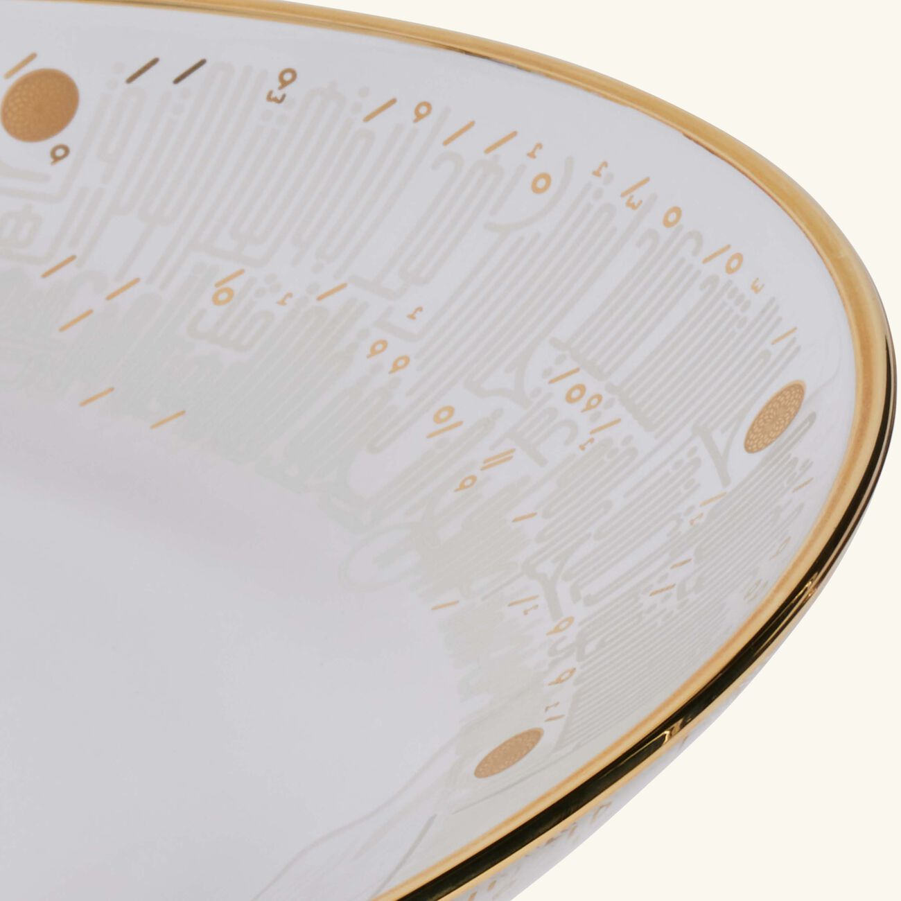 دملاج طبق الضيافة حياة ذهبي اللون بتصميم دائري 40 سم