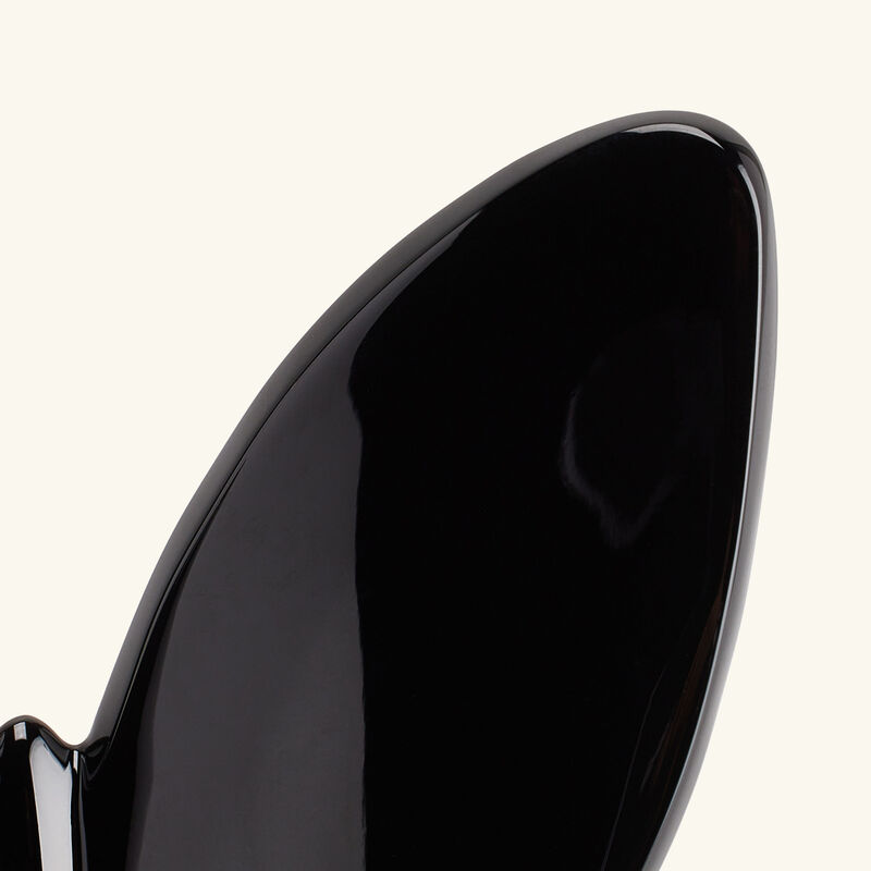 باكارا منحوتة بابيون لاكي على شكل فراشة سوداء صغيرة