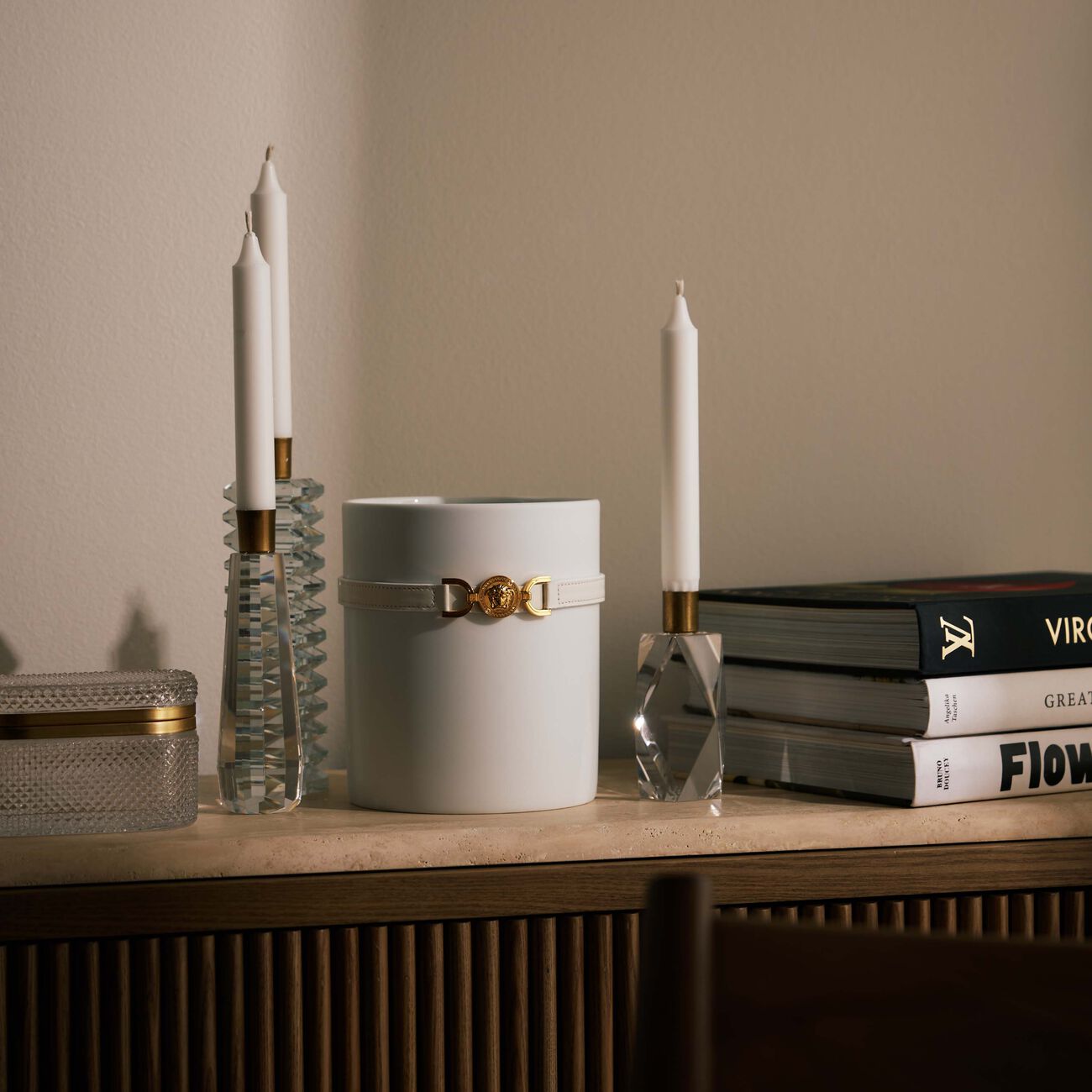 Medusa 95 Vase Round Small White versace medusa 95 vase round small white