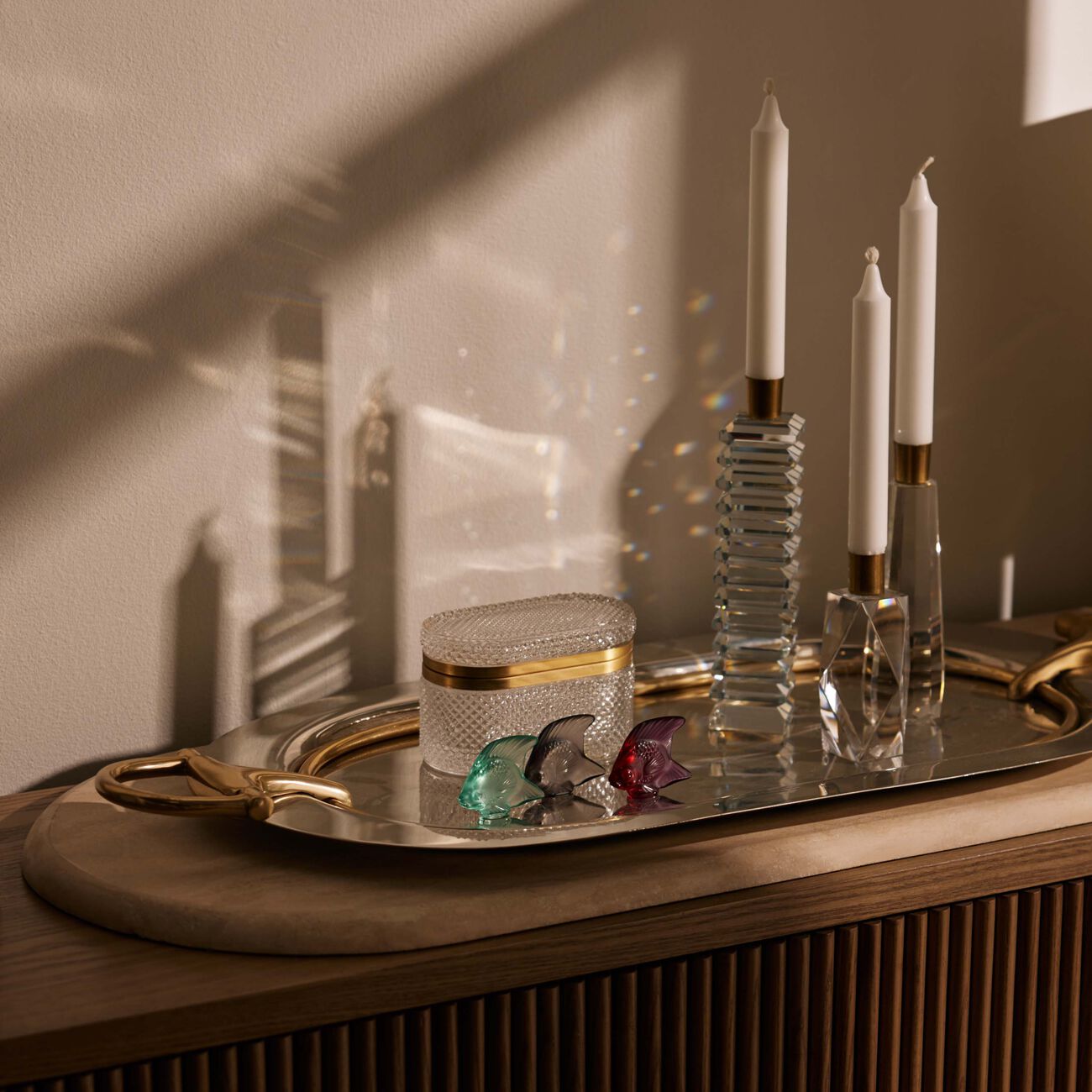 لاليك منحوتة على شكل سمكة صغيرة خضراء