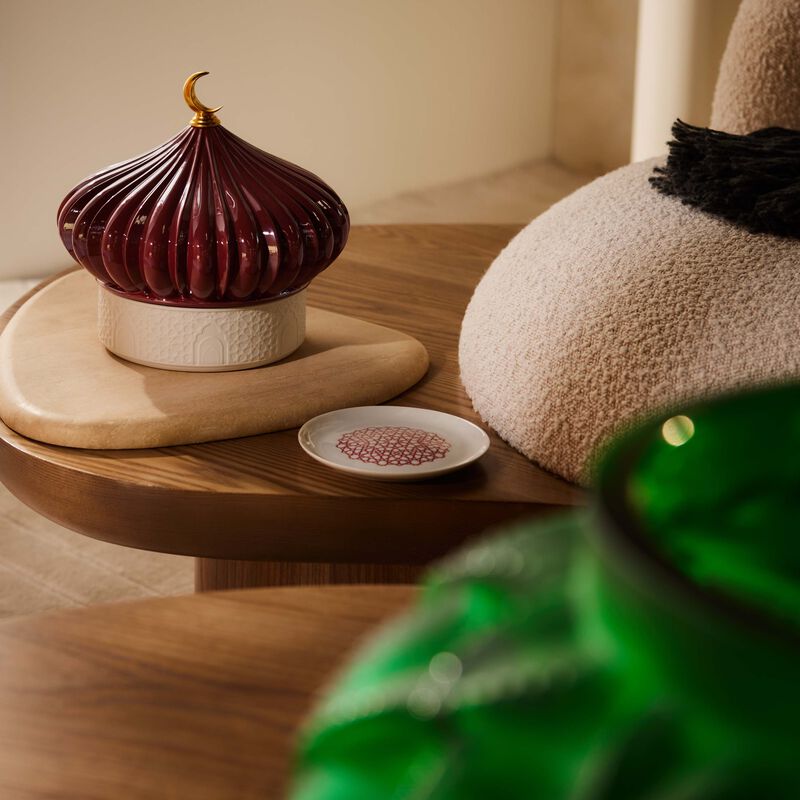 lladro majestic nights box with 4 plates garnet