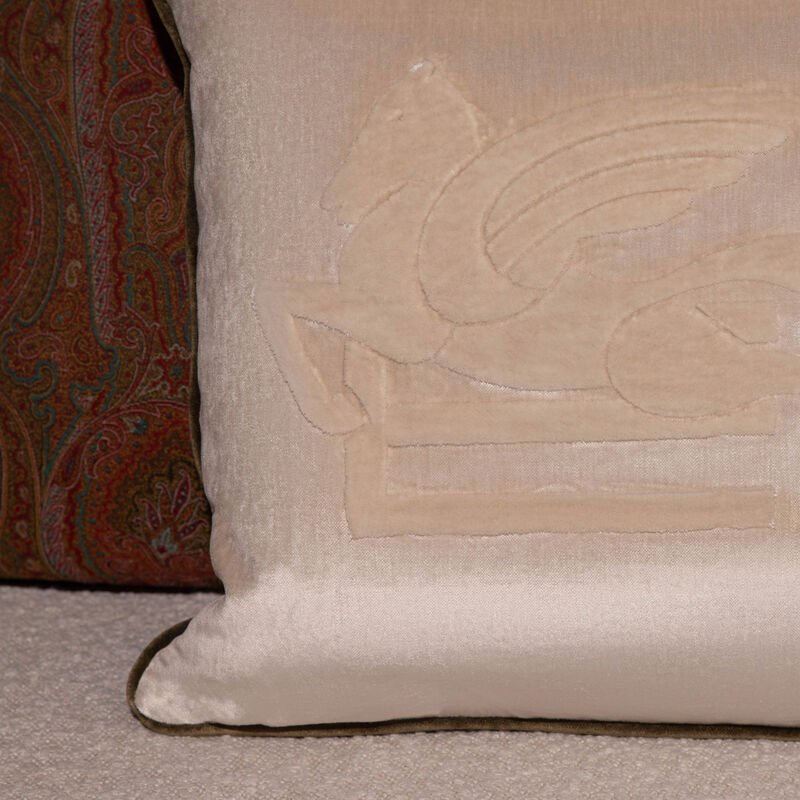 etro pegaso embroided cushion beige