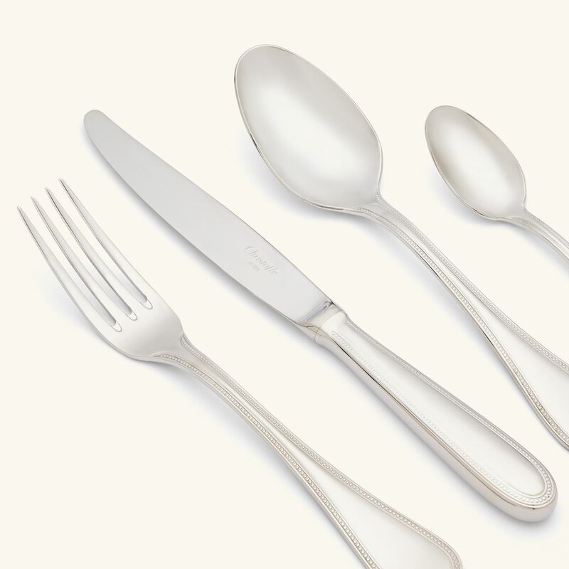 طقم بيرل مؤلف من 48 من الفضيات مع صندوقه الخاص باللون الفضي كريستوفل طقم بيرل مؤلف من 48 من الفضيات مع صندوقه الخاص باللون الفضي