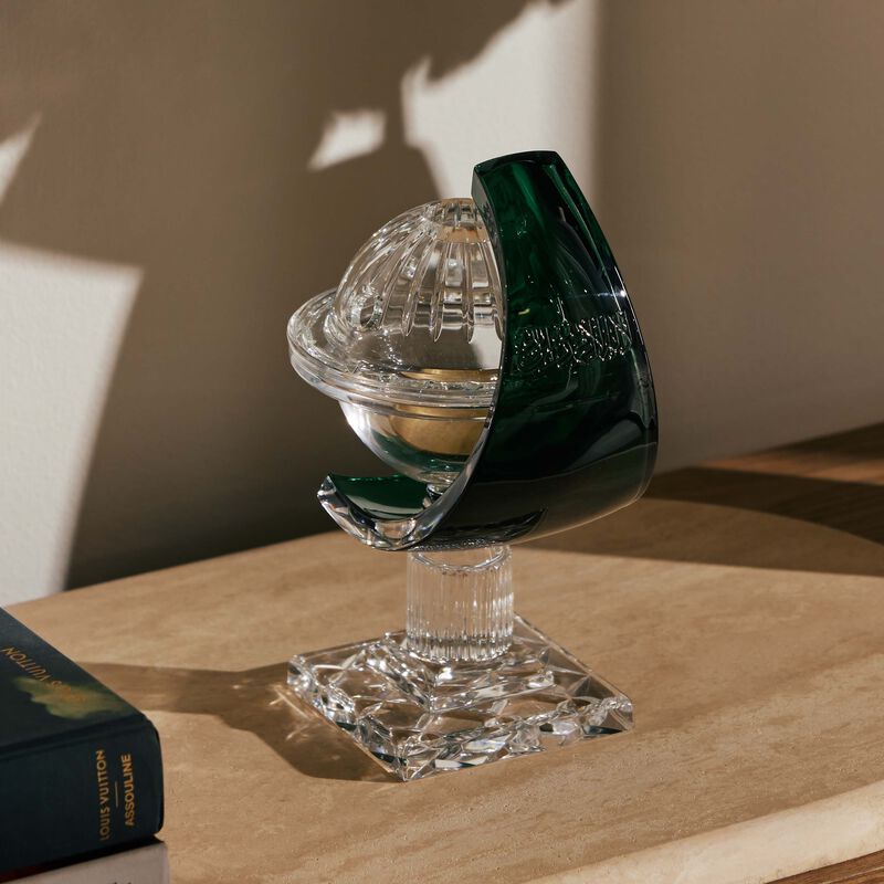 ماريو تشيوني مبخرة اليوم الوطني السعودي باللون الأخضر