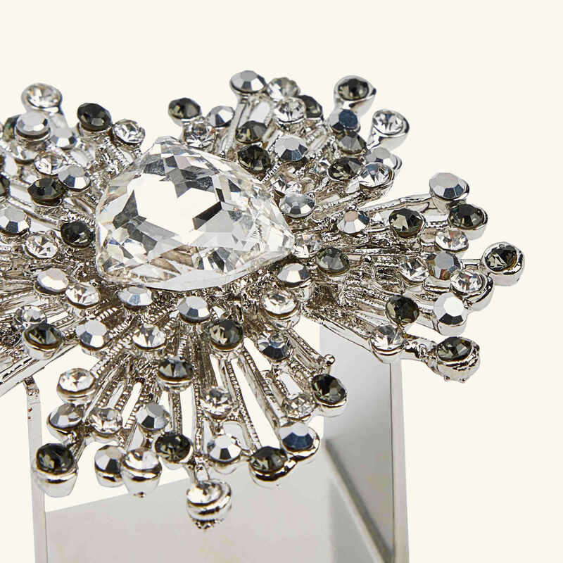 طقم جيم برست المؤلف من 4 حلقات للمناديل باللون الفضي كيم سيبيرت طقم جيم برست المؤلف من 4 حلقات للمناديل باللون الفضي