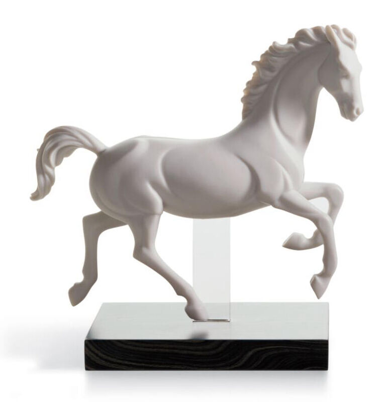 جالوب الثالث تمثال الحصان, large