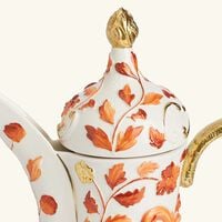 فيلاري دلة تاورمينا باللون الأحمر