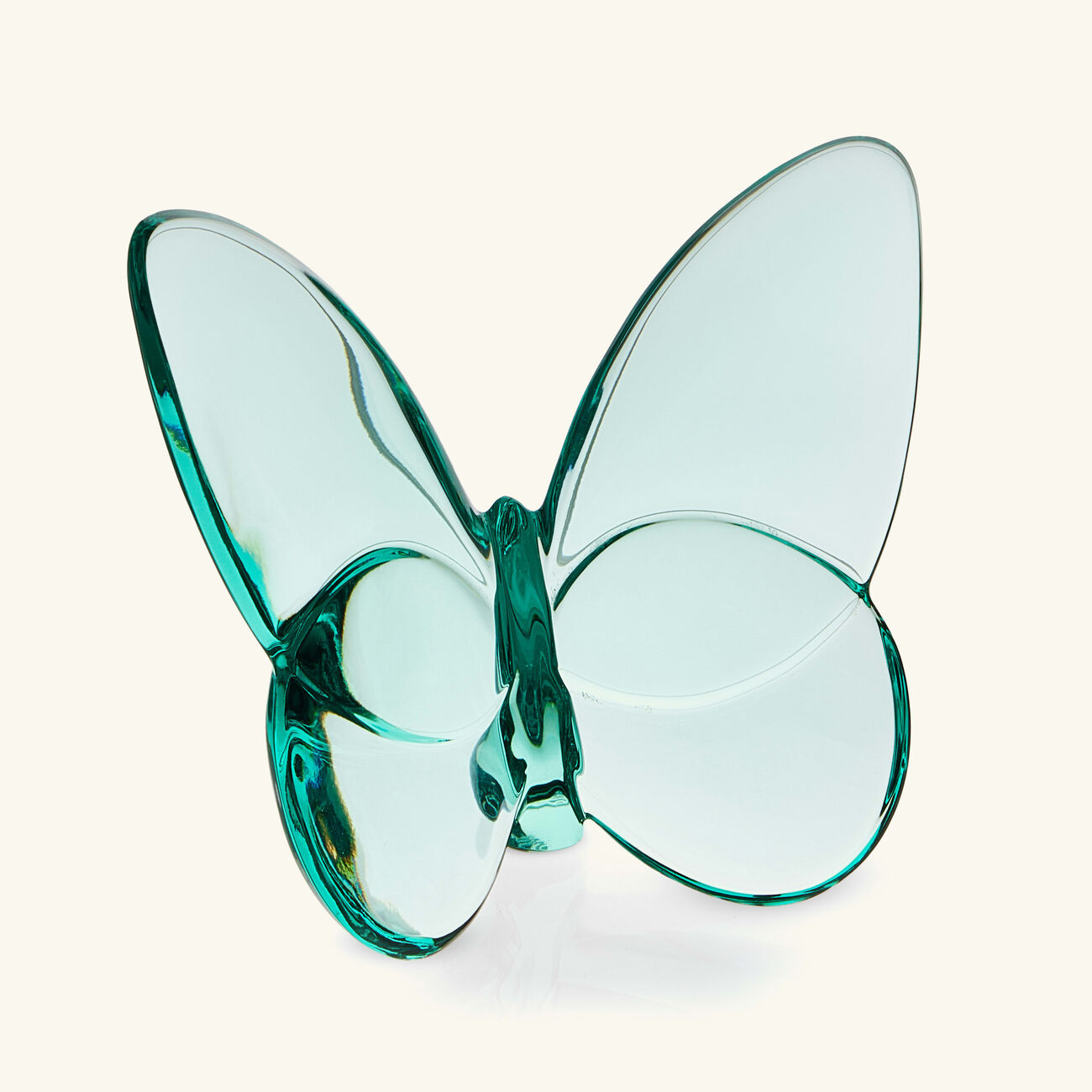 باكارا منحوتة بابيون لاكي على شكل فراشة صغيرة جدًا زرقاء