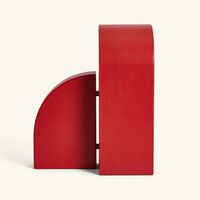 آسولين مسند كتب أحمر تكعيبي التصميم   لإسناد الكتب من اليسار