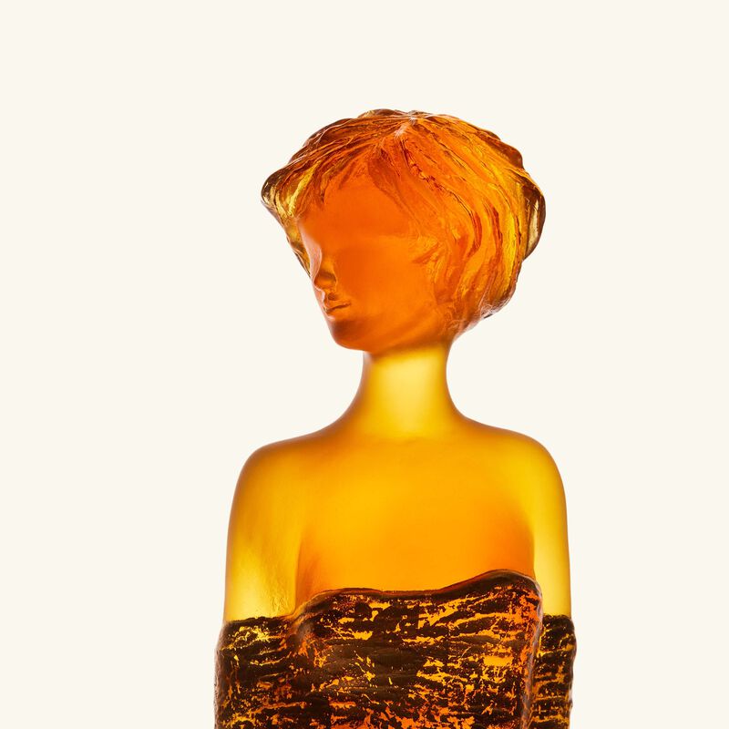 دوم منحوتة جالاتيا كبيرة برتقالية