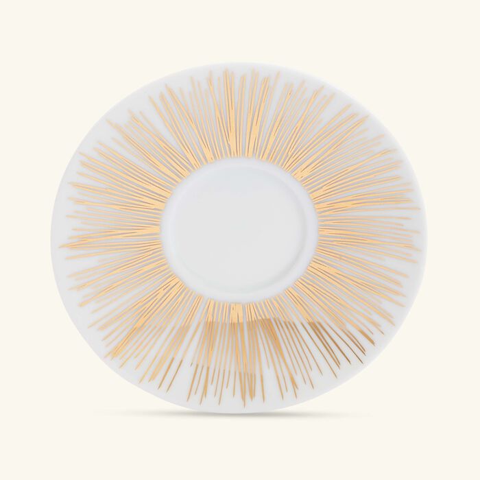 صلصال طقم تمرة بالتعاون مع رزان العزوني تارا المؤلف من فنجانين للقهوة مع صحنيهما باللون الذهبي