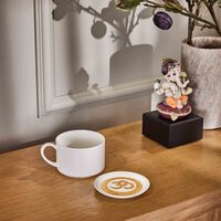 لادرو طبق التزيين أوم أبيض