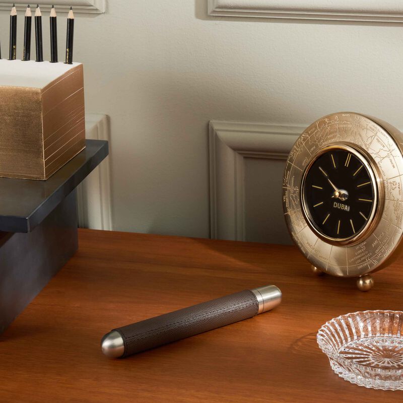 جيوبانيارا حامل سيجار بني داكن