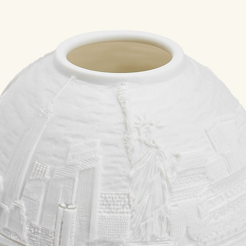 برناردو مصباح ليثوفاني باي ذا سي